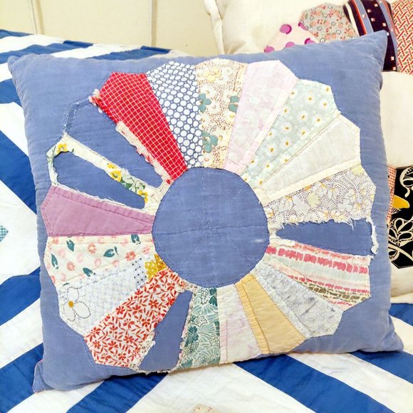 Vintage Handmade Patchwork Quilt Pillows 2 Dresden Plate Flower Old Fabric 1930s - Picture 3 of 16